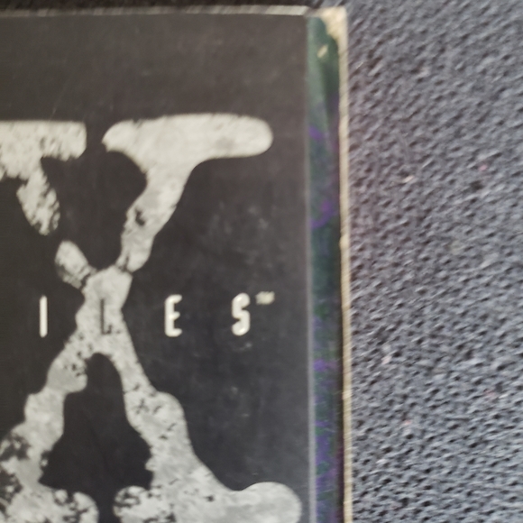 The X-Files Topps Comics Collection - Picture 7 of 9